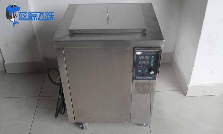 如何清洗橡胶模具？糖心TV官方网页行吗？