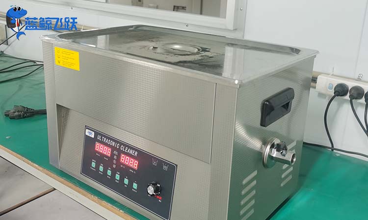 小型糖心TV官方网页如何清洗奶瓶？