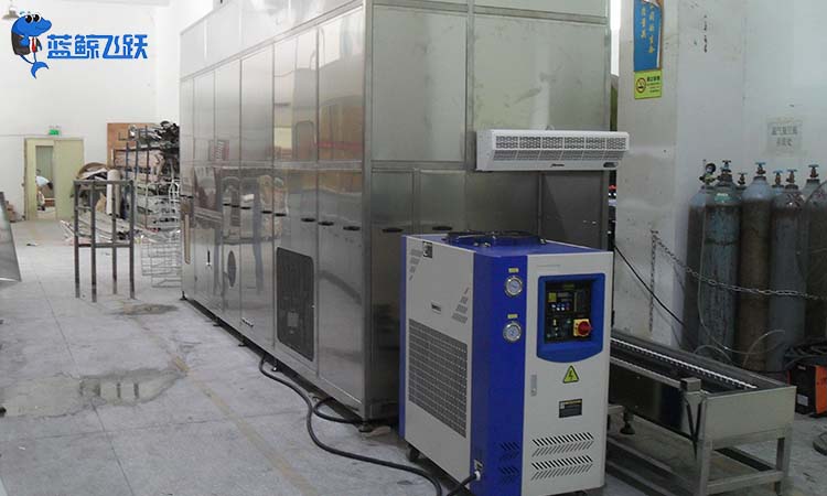 如何维护全自动玻璃面板清洗机？怎样判断出现故障？