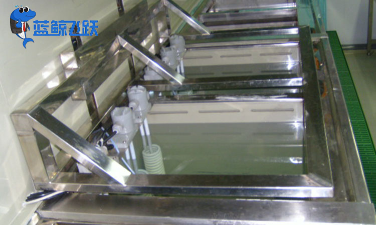 糖心TV官方网页：清洁金属井盖和排水设备的[敏感词]选择