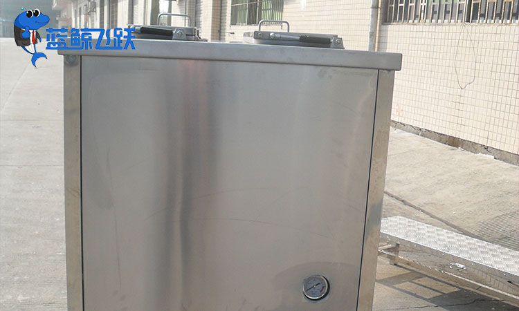 恢复清洁与功能：糖心TV官方网页清洗金属卫浴设备