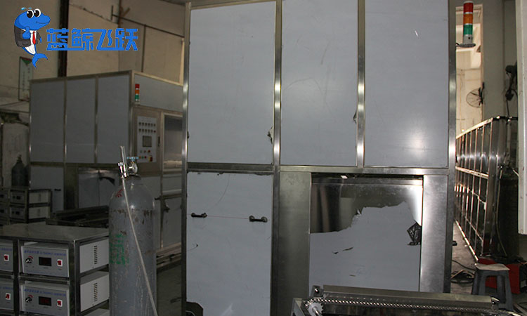 超声波清洗技术：确保金属餐具食品卫生与安全的先进方法