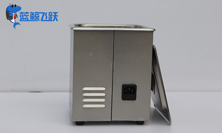 超声波清洗技术：金属零部件清洁的高效明星