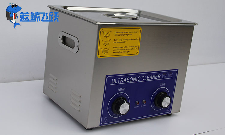 超声波清洗设备：高效能清洗的精密武器