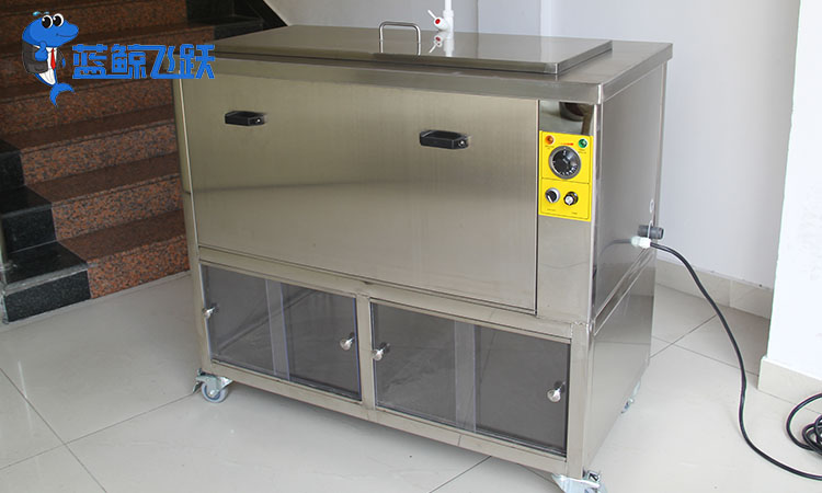 超声波清洗设备：新能源清洗的智能引擎