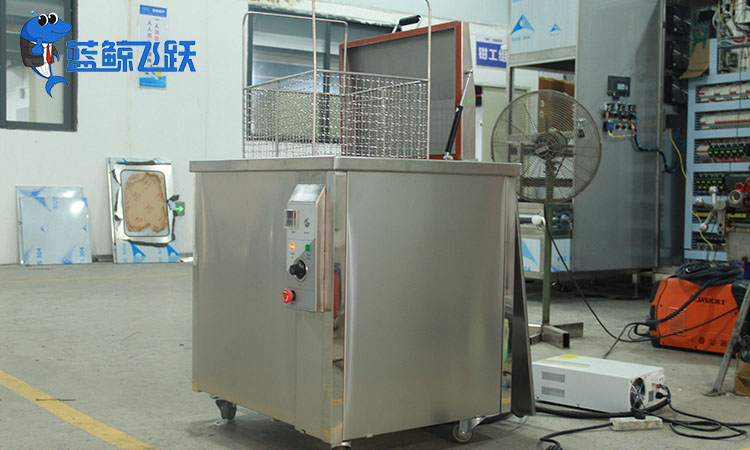 糖心TV官方网页洗化妆刷：效率与卫生的专业探讨