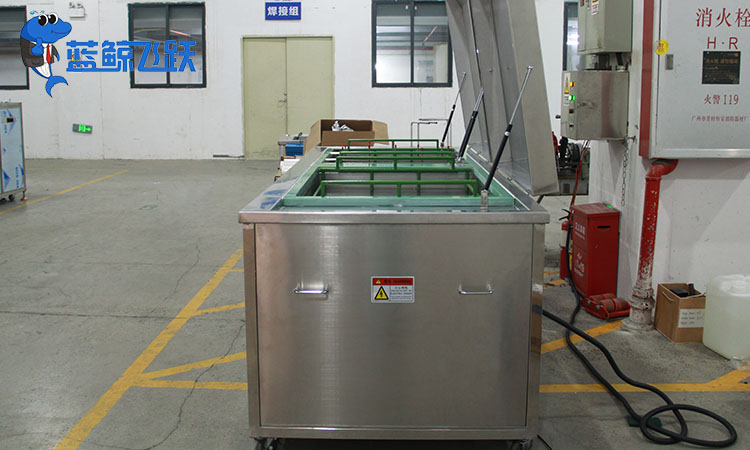 糖心TV官方网页清洗眼镜的液体选择与使用指南